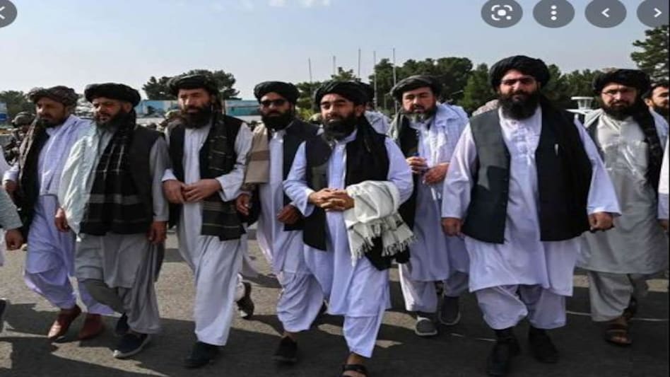 अफगानिस्तान के नए शिक्षा मंत्री ने कहा - 'PhD या मास्टर डिग्री की जरूरी नहीं, हम भी उसके बिना यहां पहुंचे'
अफगानिस्तान की नई सरकार का हुआ ऐलान अफगानिस्तान के नए शिक्षा मंत्री ने कहा - 'PhD या मास्टर डिग्री की जरूरी नहीं, हम भी उसके बिना यहां ...