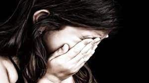 अश्लील वीडियो से ब्लैकमेल कर 29 लोगों ने 9 महीने तक 15 साल की लड़की से किया गैंगरेप अश्लील वीडियो से ब्लैकमेल कर 29 लोगों ने 9 महीने तक 15 साल की लड़की से किया गैंगरेप