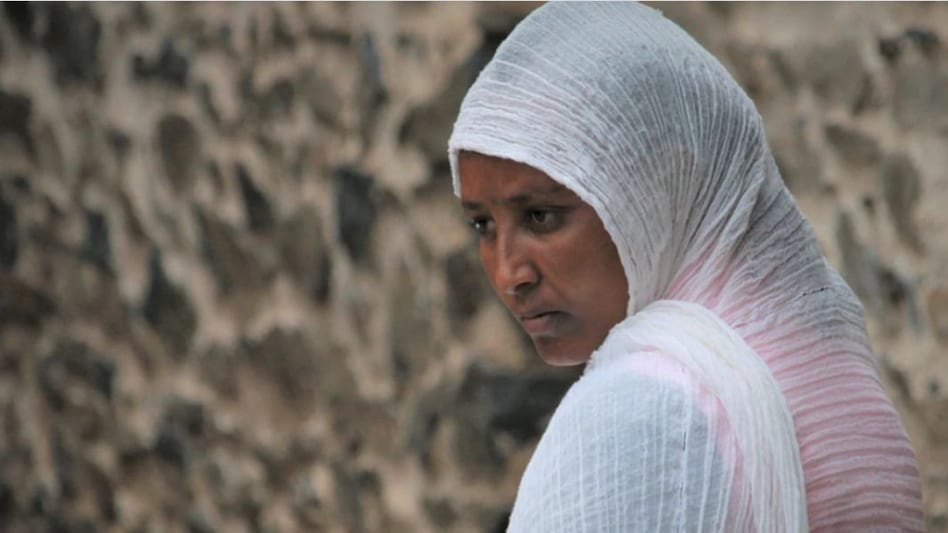 महिलाओं को सेक्स गुलाम बना रहे हैं सैनिक, प्रेग्नेंट थी फिर भी इंसान नहीं समझा, कई लोगों ने किया रेप महिलाओं को सेक्स गुलाम बना रहे हैं सैनिक, प्रेग्नेंट थी फिर भी इंसान नहीं समझा, कई लोगों ने किया रे...