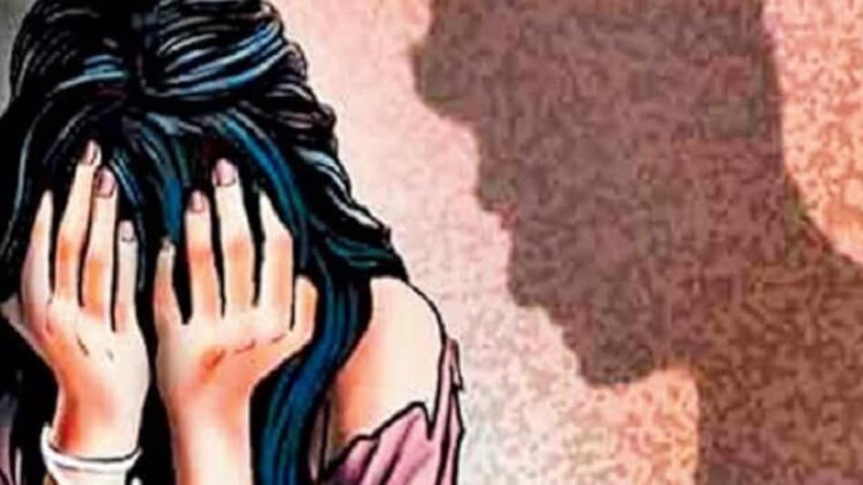 मुंबई में निर्भया जैसी घटना : युवती से रेप के बाद प्राइवेट पार्ट में डाली रॉड, हालत नाजुक मुंबई में निर्भया जैसी घटना : युवती से रेप के बाद प्राइवेट पार्ट में डाली रॉड, हालत नाजुक