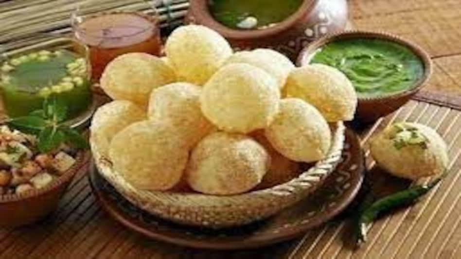 बीवी से बिना पूछे सरप्राइज देने के लिए पति ले आया गोलगप्पे, नाराज पत्नी ने खाया जहर, मौत बीवी से बिना पूछे सरप्राइज देने के लिए पति ले आया गोलगप्पे, नाराज पत्नी ने खाया जहर, मौत