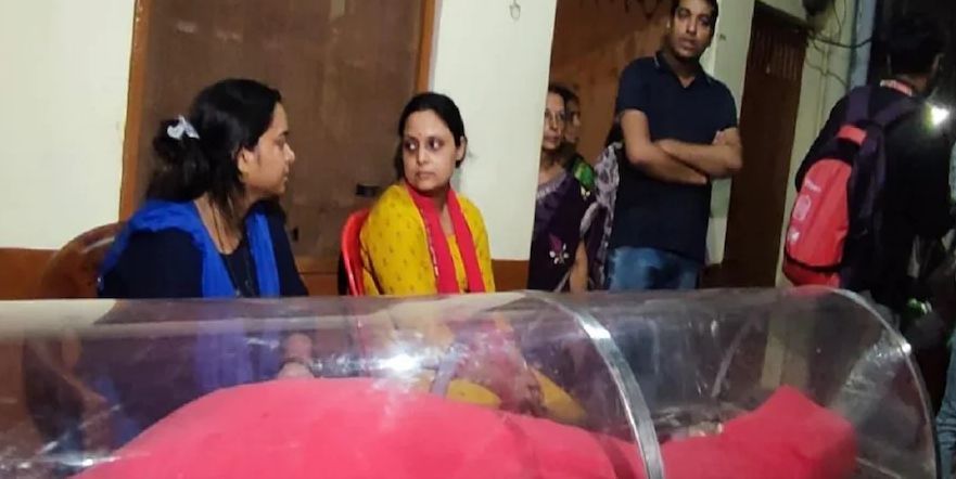 गोरखपुर कांड : मौत से पहले मनीष ने किया था फोन, कही थी ये बात!
पुलिस के आते ही मनीष ने किया था कॉल CrimeTak