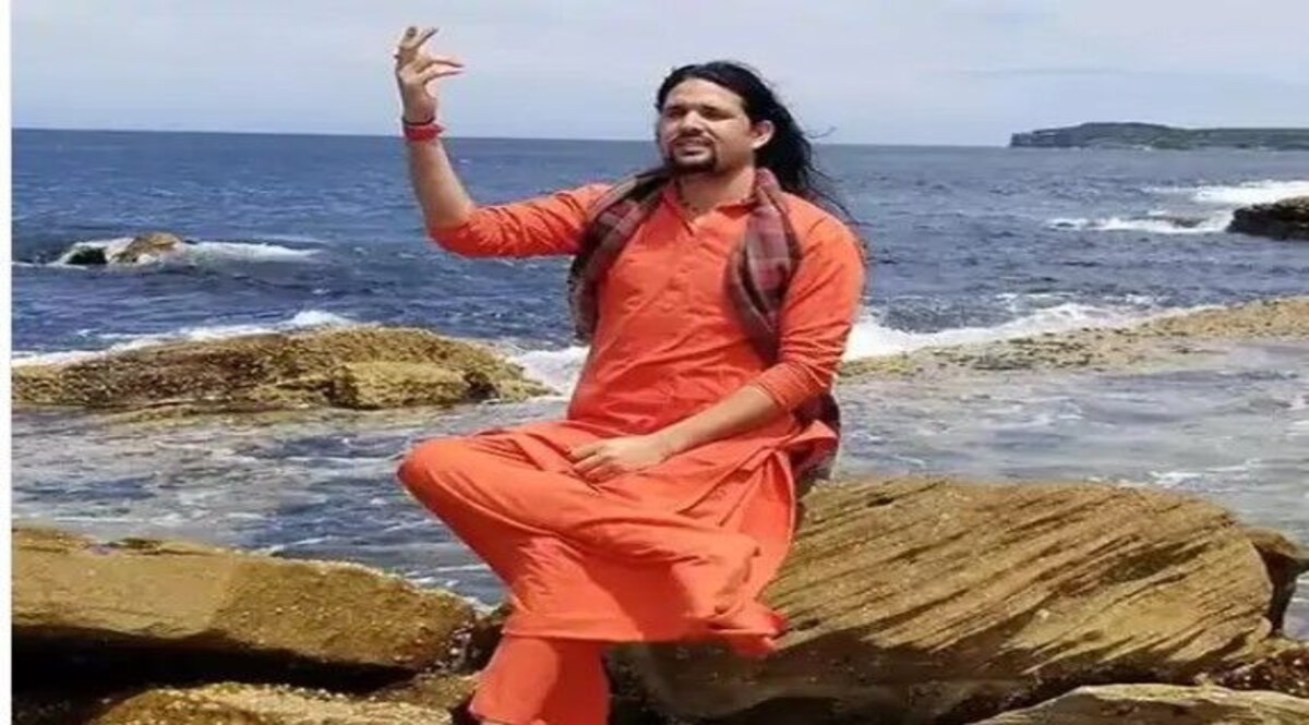 महंत आनंद गिरि का विवादों से पुराना नाता, कभी प्लेन में शराब के साथ तो कभी ऑस्ट्रेलिया में लड़कियों से छेड़छाड़ का मामला CrimeTak