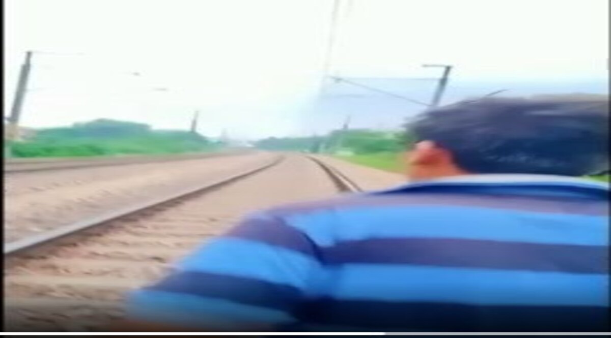 सोशल मीडिया का वीडियो बनाने के लिए
लड़कों की टोली ने बरसाए ट्रेनों पर पत्थर! CrimeTak