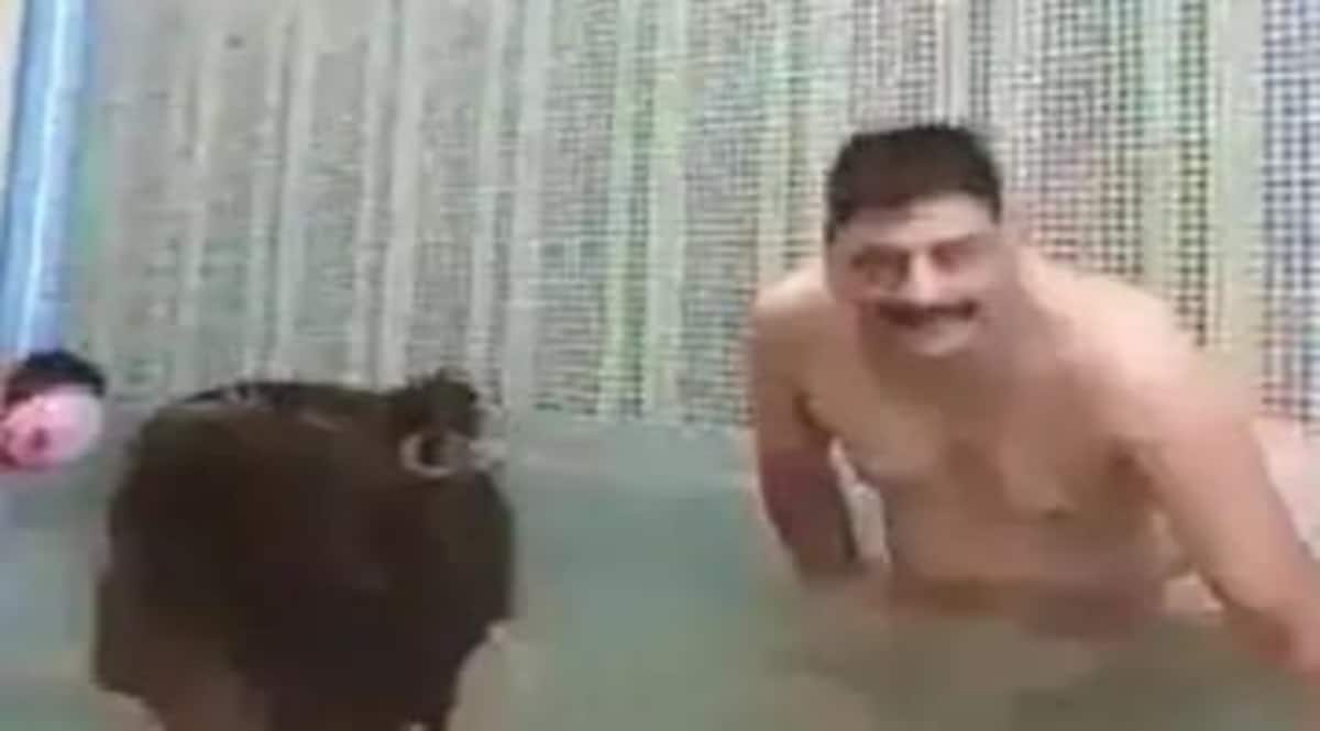 महिला सिपाही के साथ न्यूड नहाते मिले DSP को चाइल्ड पोर्नोग्राफी में किया गया गिरफ़्तार, जानें क्यों? CrimeTak