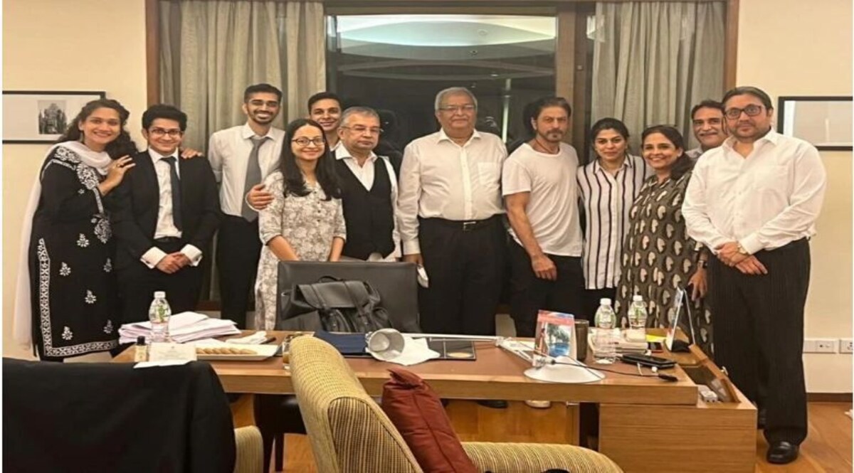 आर्यन के ग़म में शाहरुख खान ने छोड़ दिया था खाना! उनके करीबी ने किया बड़ा खुलासा CrimeTak