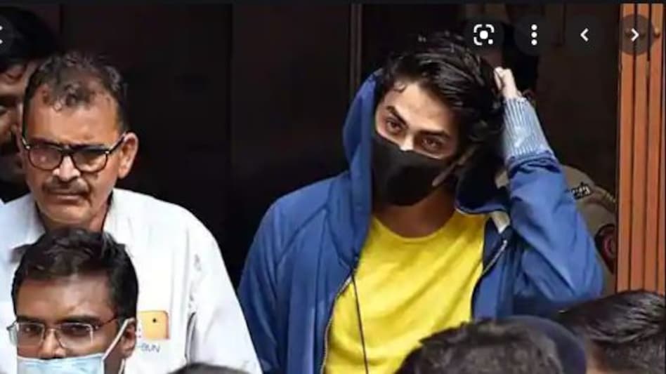 जिस जेल में आर्यन बंद है, उस जेल की आतंकवादियों से लेकर फिल्म एक्टर तक खा चुके हैं हवा
इस जेल में पहले संजय दत्त और अजमल कसाब काट चुके है सजा जिस जेल में आर्यन बंद है, उस जेल की आतंकवादियों से लेकर फिल्म एक्टर तक खा चुके हैं हवाइस जेल में ...