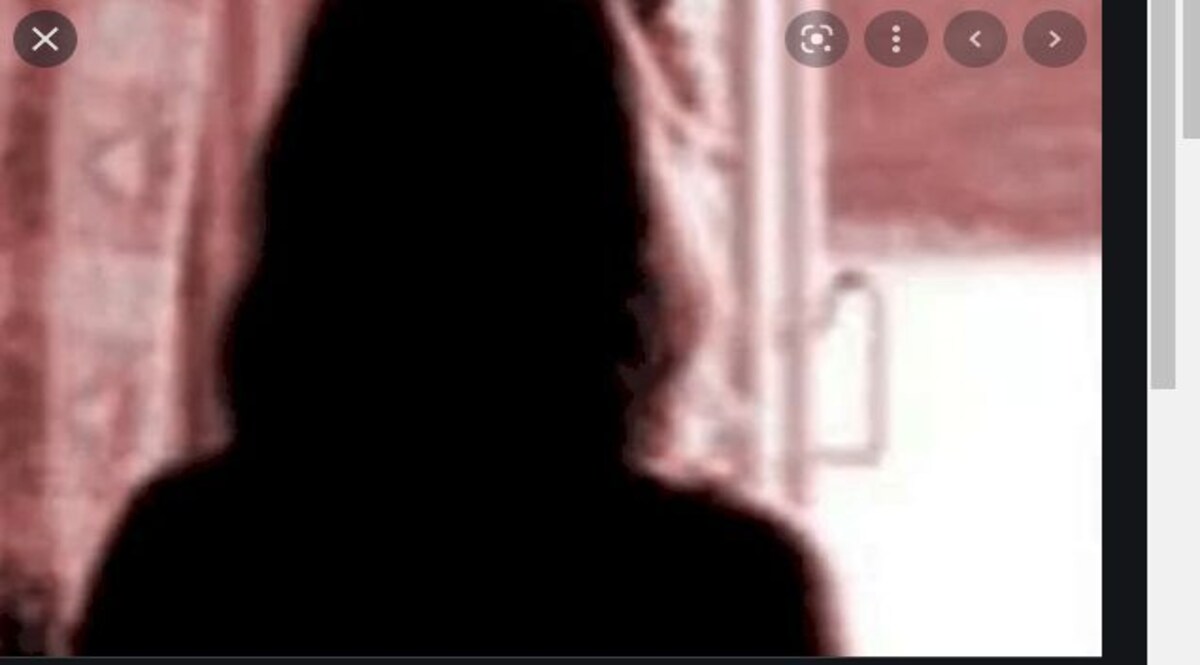 मध्य प्रदेश : लेडी ASI से हवलदार ने की छेड़खानी,
केंद्रीय मंत्री के रोड शो के दौरान की घटना CrimeTak