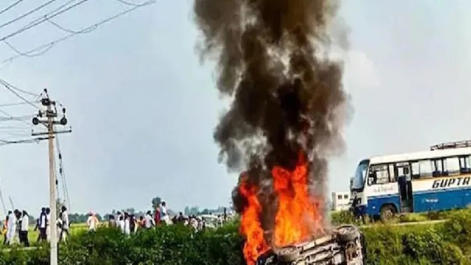 'जांच में कदम पीछे खींच रही है यूपी सरकार',
लखीमपुर हिंसा पर SC की फटकार 'जांच में कदम पीछे खींच रही है यूपी सरकार', लखीमपुर हिंसा पर SC की फटकार