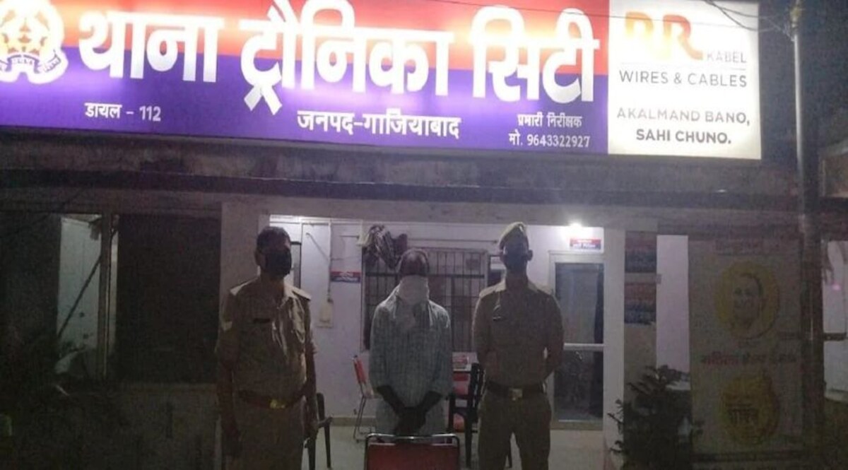 पुजारी का कमरा और उसमें से मिली...
पुलिस ने किया आरोपी को गिरफ्तार CrimeTak