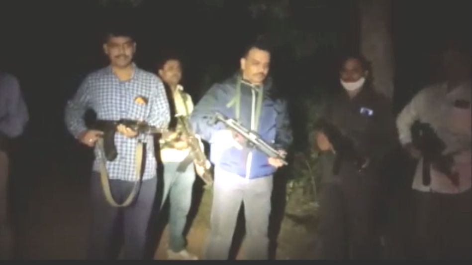 इस एनकाउंटर के साथ पुलिस ने खत्म कर दिया चित्रकूट के जंगलों से डाकूओं का साम्राज्य! इस एनकाउंटर के साथ पुलिस ने खत्म कर दिया चित्रकूट के जंगलों से डाकूओं का साम्राज्य!