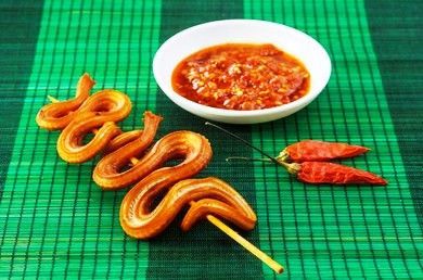 डिनर में सांप सूप और सांप कोरमा! सांप देखकर इन लोगों के मुंह में आ जाता है पानी
