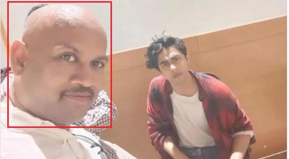 Mumbai Drugs Case : आर्यन खान के साथ सेल्फी लेने वाला गवाह किरण गोसावी गिरफ्तार Mumbai Drugs Case : आर्यन खान के साथ सेल्फी लेने वाला गवाह किरण गोसावी गिरफ्तार