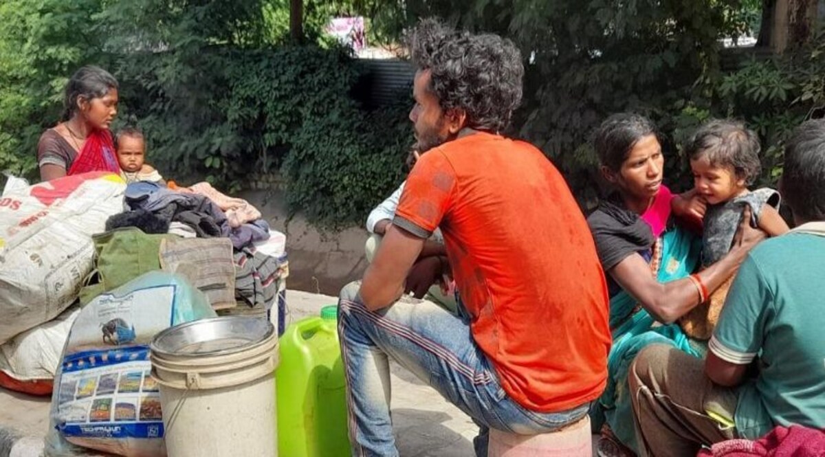 'वापस कभी कश्मीर नहीं आएंगे',
आतंकी हमलों से डरे प्रवासी मजदूर CrimeTak