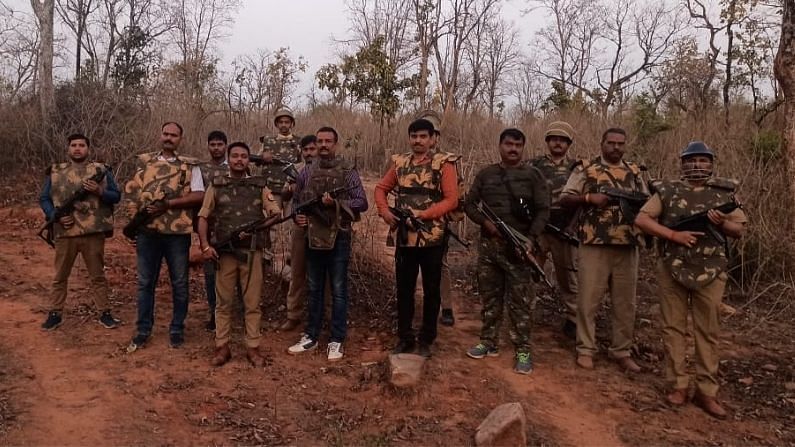 यूपी की ठोको पुलिस को महंगा पड़ा चित्रकूट के इस डाकू का एनकाउंटर! CrimeTak