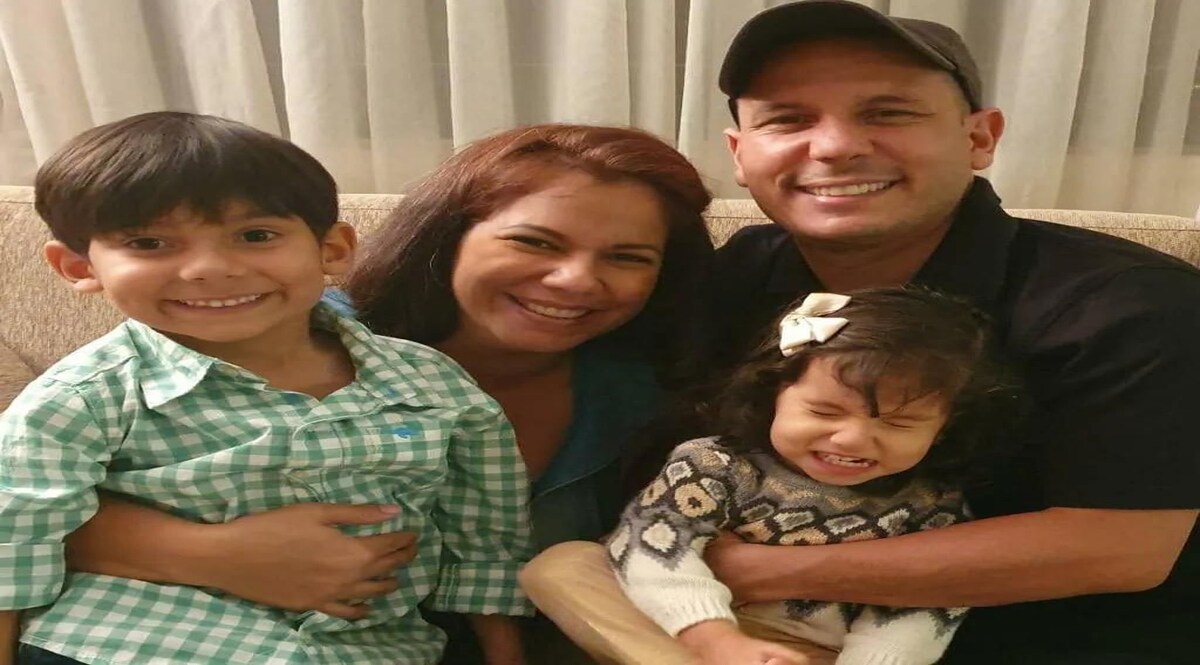 4 दिन तक 2 बच्चों के साथ समुद्र में तैरती रही मां,बच्चों को ज़िंदा रखने के लिए खुद का यूरीन पी बच्चों को पिलाया दूध CrimeTak