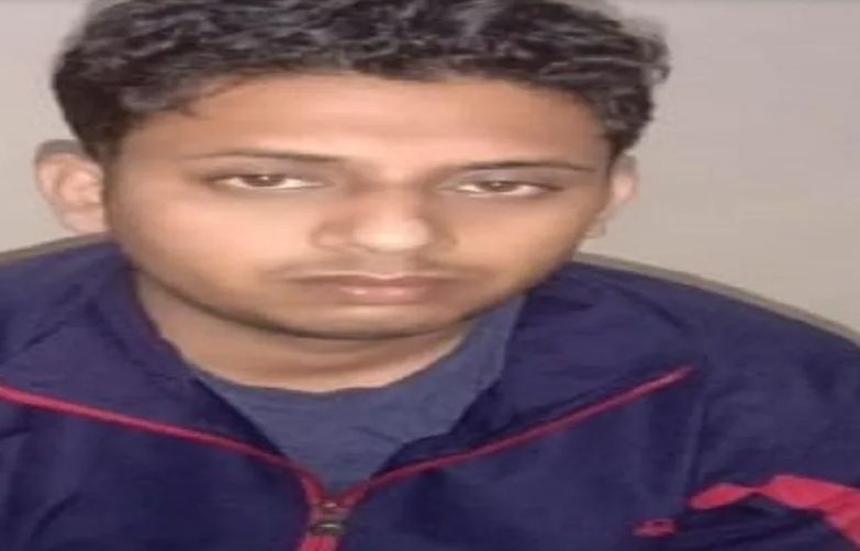 बांग्लादेशियों को बनाया हिंदू फिर भेजा विदेश !
यूपी एटीएस की पकड़ में आया आरोपी युवक बांग्लादेशियों को बनाया हिंदू फिर भेजा विदेश !यूपी एटीएस की पकड़ में आया आरोपी युवक