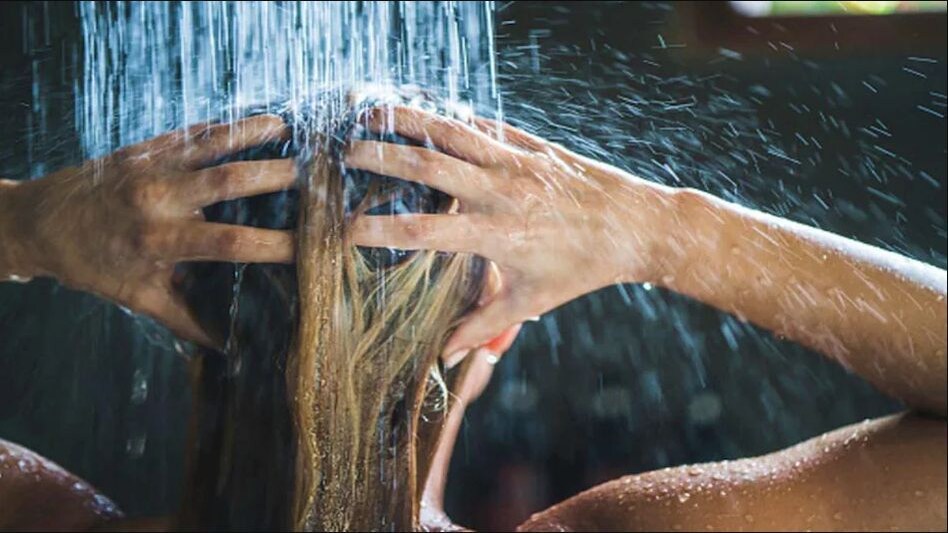 बाथरूम में सैकड़ों लड़कियों को नाहाते देख रही थी उस प्लम्बर की सीक्रेट आँखें, ऐसे पकड़ाया प्लम्बर बाथरूम में सैकड़ों लड़कियों को नाहाते देख रही थी उस प्लम्बर की सीक्रेट आँखें, ऐसे पकड़ाया प्लम्बर