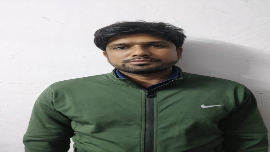 D-Company का ईनामी बदमाश गिरफ्तार, मुंबई सीरियल ब्लास्ट के आरोपियों का है करीबी D-Company का ईनामी बदमाश गिरफ्तार, मुंबई सीरियल ब्लास्ट के आरोपियों का है करीबी