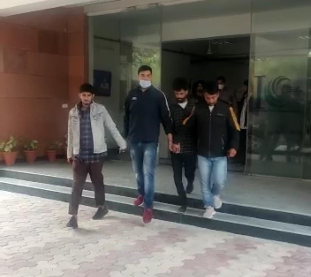 ONLINE PAYMENT की जाली स्लिप भेजकर ठगी करने वाले 5 जालसाज गिरफ्त में ONLINE PAYMENT की जाली स्लिप भेजकर ठगी करने वाले 5 जालसाज गिरफ्त में