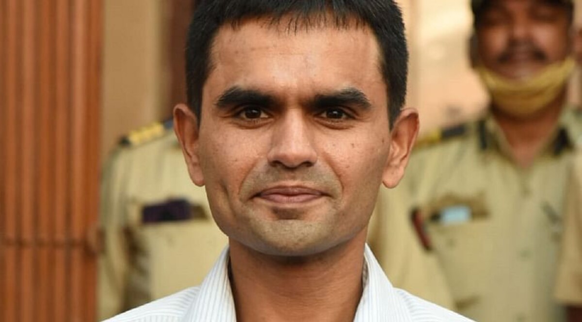 'समीर वानखेड़े को सेवा से बर्खास्त किया जाए'; वानखेड़े के खिलाफ बॉम्बे हाईकोर्ट में याचिका CrimeTak