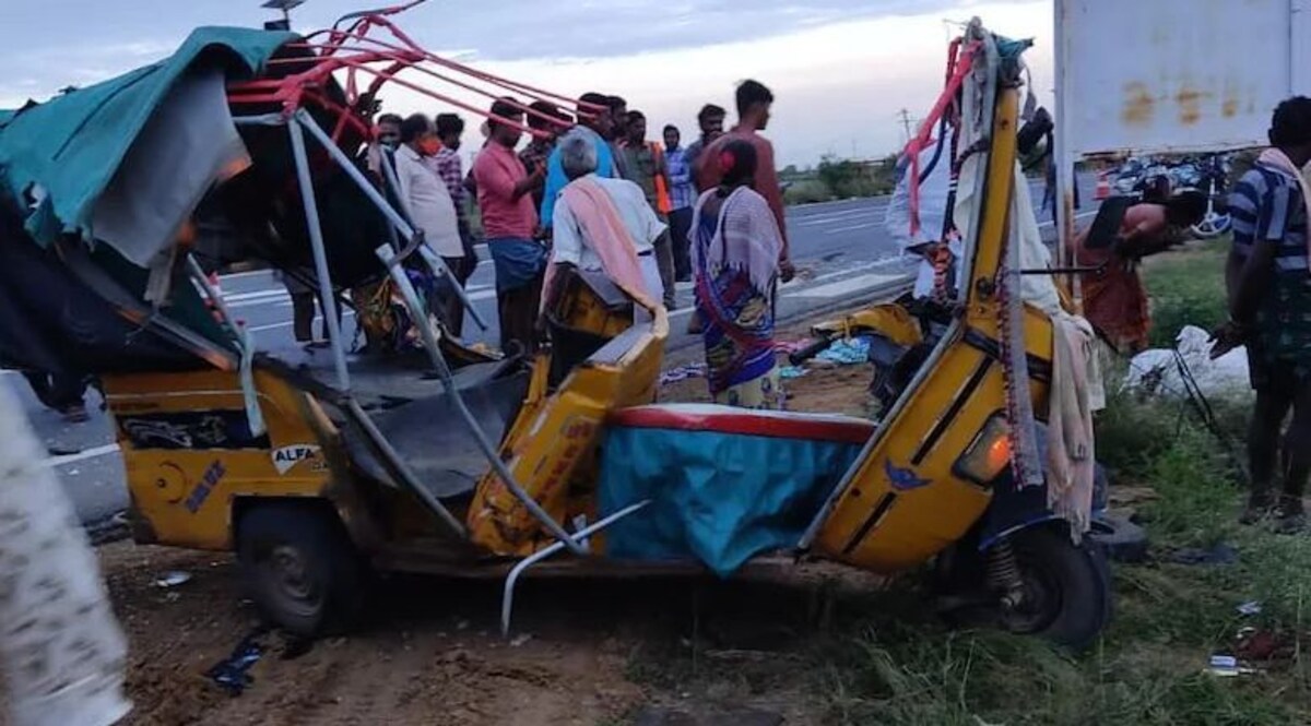 आंध्र प्रदेश: ऑटो से जा रही महिला मजदूरों को ट्रक ने रौंद डाला,
हादसे 6 लोगों की मौत CrimeTak