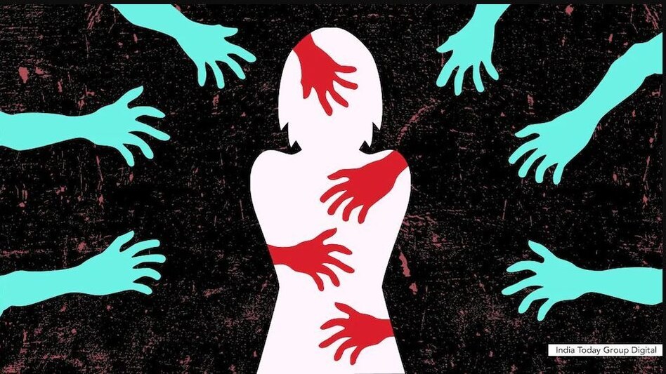 ट्रेन की अपर बर्थ से लटककर लड़की ने दी जान, डायरी में लिखी मिली गैंगरेप की दास्तान ट्रेन की अपर बर्थ से लटककर लड़की ने दी जान, डायरी में लिखी मिली गैंगरेप की दास्तान