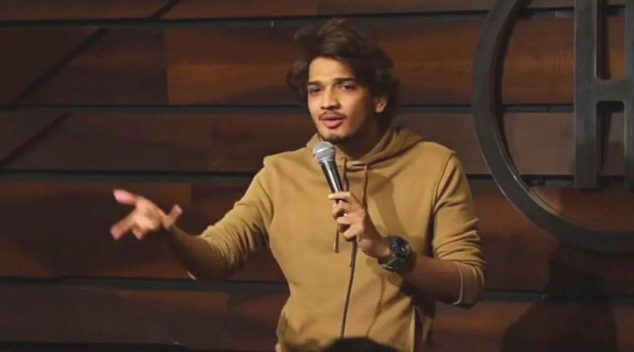 बेंगलुरु पुलिस ने कैंसिल करवाया कॉमेडियन Munawar Faruqui का शो, जाने पुलिस ने ऐसा क्यों किया.. बेंगलुरु पुलिस ने कैंसिल करवाया कॉमेडियन Munawar Faruqui का शो, जाने पुलिस ने ऐसा क्यों किया..