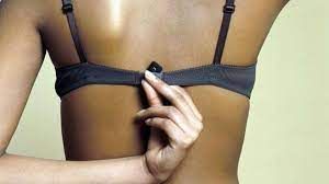 अजब-गजब : मेट्रिमोनियल साइट पर शादी का अनोखा विज्ञापन; दुल्हन की ब्रा और कमर की साइज भी तय कर दी अजब-गजब : मेट्रिमोनियल साइट पर शादी का अनोखा विज्ञापन; दुल्हन की ब्रा और कमर की साइज भी तय कर दी