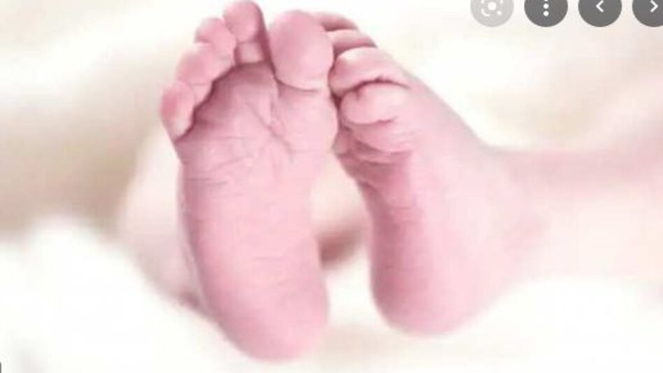 नागपुर : गुब्बारा फुला रहा था 6 साल का बच्चा,
गले में अटका, गई जान नागपुर : गुब्बारा फुला रहा था 6 साल का बच्चा, गले में अटका, गई जान