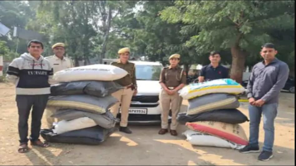 खाकी पर रिश्वत भारी : 10 लाख मिलते ही नशे के सौदागर को खुद ही बस में बैठाया इस महिला SHO ने, ऐसे सामने आया सच... खाकी पर रिश्वत भारी : 10 लाख मिलते ही नशे के सौदागर को खुद ही बस में बैठाया इस महिला SHO ने, ऐसे सा...