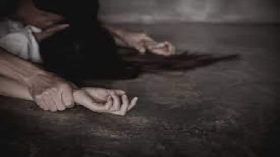 MUMBAI में RAPE और MURDER! फरार हुआ आरोपी, लाश सड़ने के बाद ऐसे हुआ खुलासा MUMBAI में RAPE और MURDER! फरार हुआ आरोपी, लाश सड़ने के बाद ऐसे हुआ खुलासा