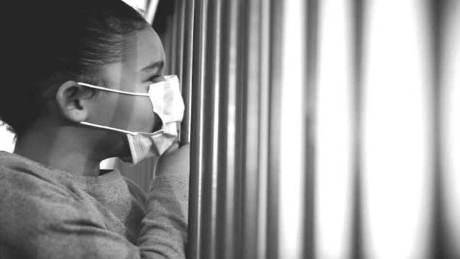 2000 डॉलर में मां ने 27 साल के शख्स को बेच दी 13 साल की बेटी 2000 डॉलर में मां ने 27 साल के शख्स को बेच दी 13 साल की बेटी