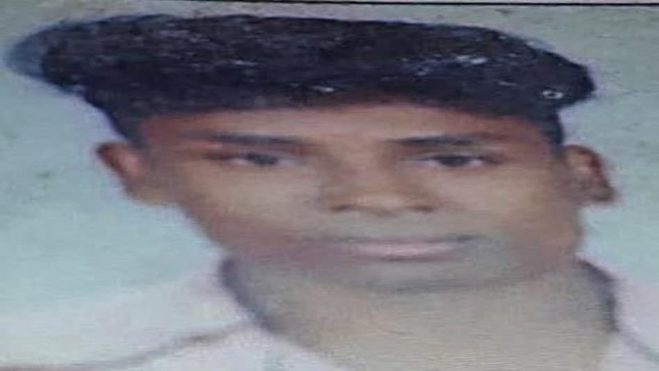 पुलिस का कमाल: जो साईकिल नहीं चला सकता पुलिस ने बना दिया कार चोर! पुलिस का कमाल: जो साईकिल नहीं चला सकता पुलिस ने बना दिया कार चोर!