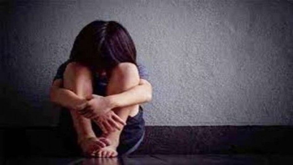 शर्मनाक! 5 साल की बच्ची से पड़ोसी युवक ने की गंदी हरकत, POCSO ACT में मामला दर्ज शर्मनाक! 5 साल की बच्ची से पड़ोसी युवक ने की गंदी हरकत, POCSO ACT में मामला दर्ज