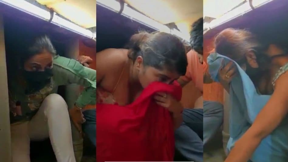 मुंबई के इस डांस बार में मिला सीक्रेट तहखाना, मेकअप रूम का शीशा तोड़ निकालीं 17 बार गर्ल्स मुंबई के इस डांस बार में मिला सीक्रेट तहखाना, मेकअप रूम का शीशा तोड़ निकालीं 17 बार गर्ल्स