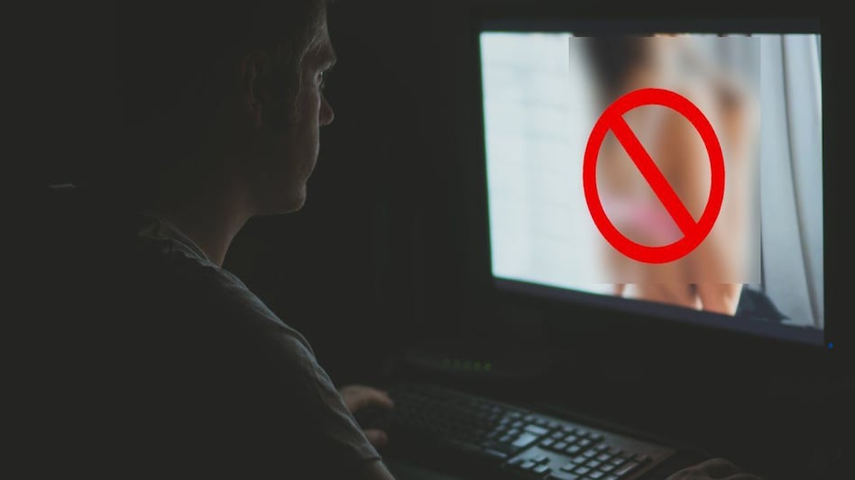 गांव, कस्बे और घरों तक पहुंचा PORN फिल्म बनाने वालों का रैकेट, ऐसे चल रहा ये नेटवर्क गांव, कस्बे और घरों तक पहुंचा PORN फिल्म बनाने वालों का रैकेट, ऐसे चल रहा ये नेटवर्क