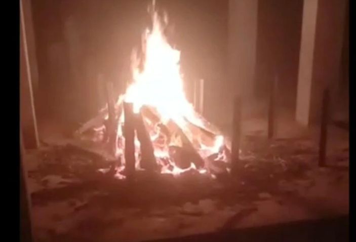 हरियाणा में ऑनर किलिंग से फैली सनसनी !
ऑनर किलिंग में युवती की हत्या हरियाणा में ऑनर किलिंग से फैली सनसनी !ऑनर किलिंग में युवती की हत्या