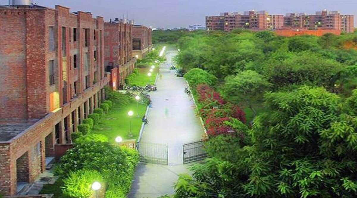 'फिर बनाओ, फिर बनाओ बाबरी',
JNU छात्रसंघ ने किया प्रदर्शन CrimeTak