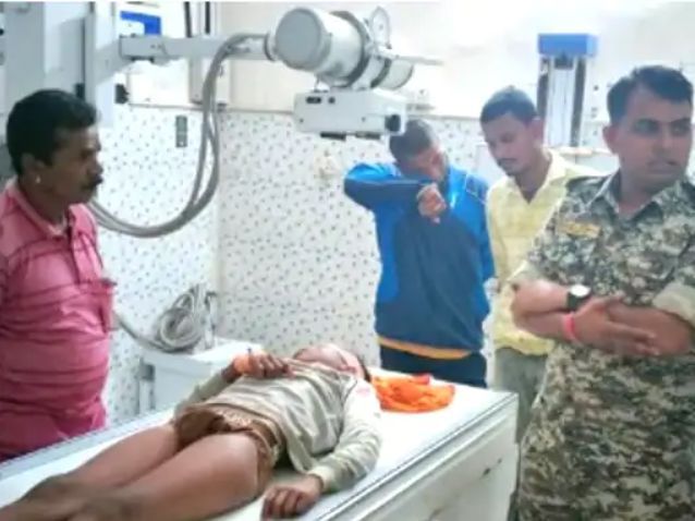 'बसपन का प्यार' गाने से फेमस हुए सहदेव का एक्सीडेंट, सिर पर चोट, हादसे की वजह ये है 'बसपन का प्यार' गाने से फेमस हुए सहदेव का एक्सीडेंट, सिर पर चोट, हादसे की वजह ये है