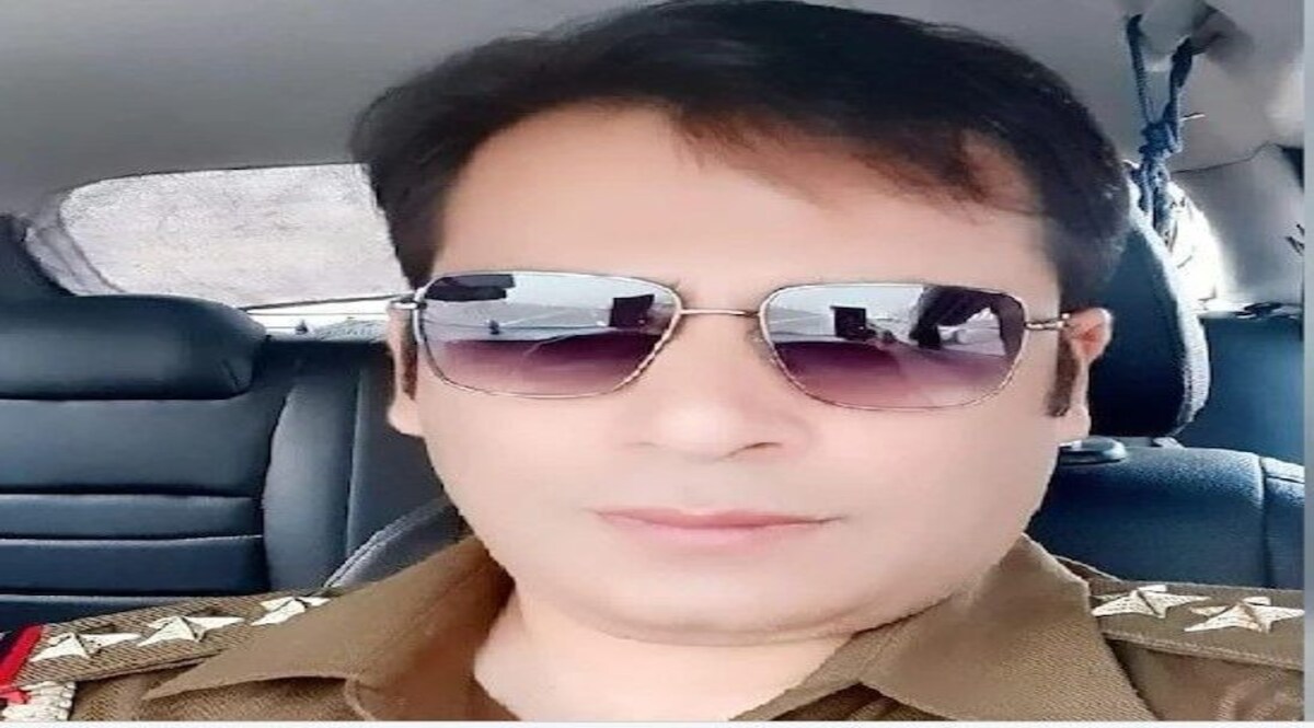 15 अगस्त पर सम्मानित हुआ ये इंस्पेक्टर ATM हैकर से 20 लाख की रिश्वत लेने में हुआ बर्खास्त CrimeTak