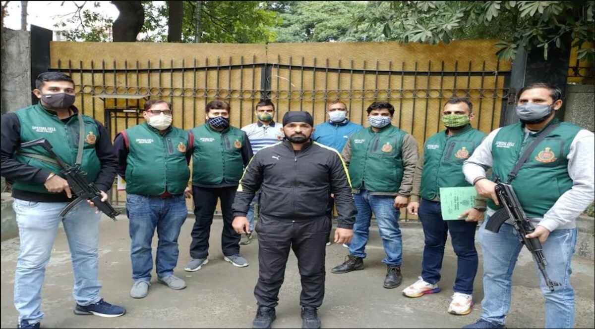 D कंपनी का अंडरवर्ल्ड गैंगस्टर अजय गुर्जर गिरफ्तार, रची थी जेलर के हत्या की साजिश CrimeTak