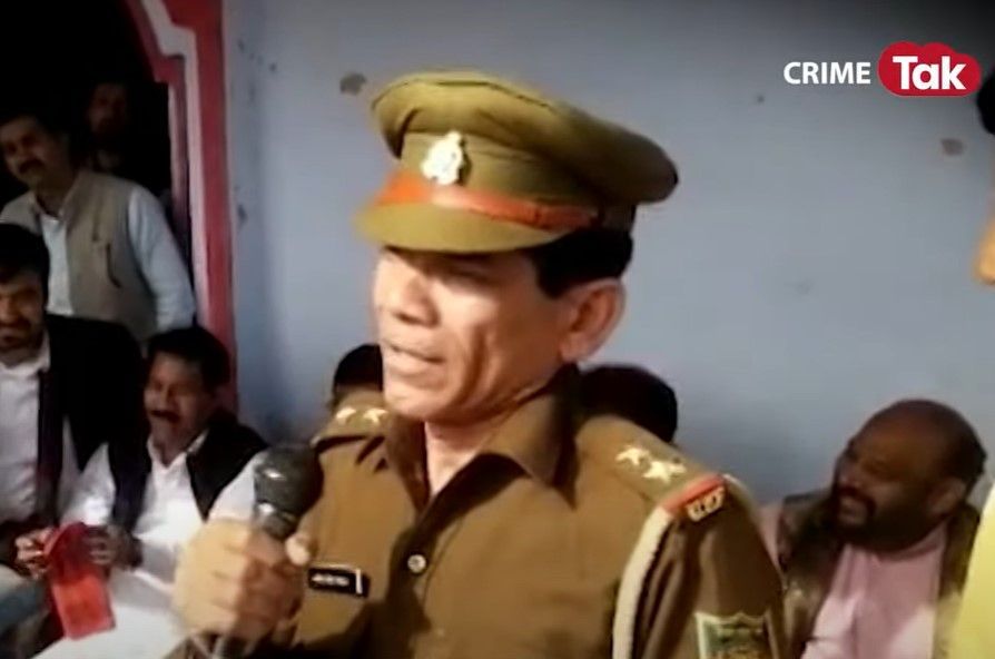'इन बीजेपी वालों ने मेरा खून पी रखा है...इसलिए इस्तीफा दे रहा हूं'; ये कहकर दरोगा जी हुए वायरल CrimeTak
