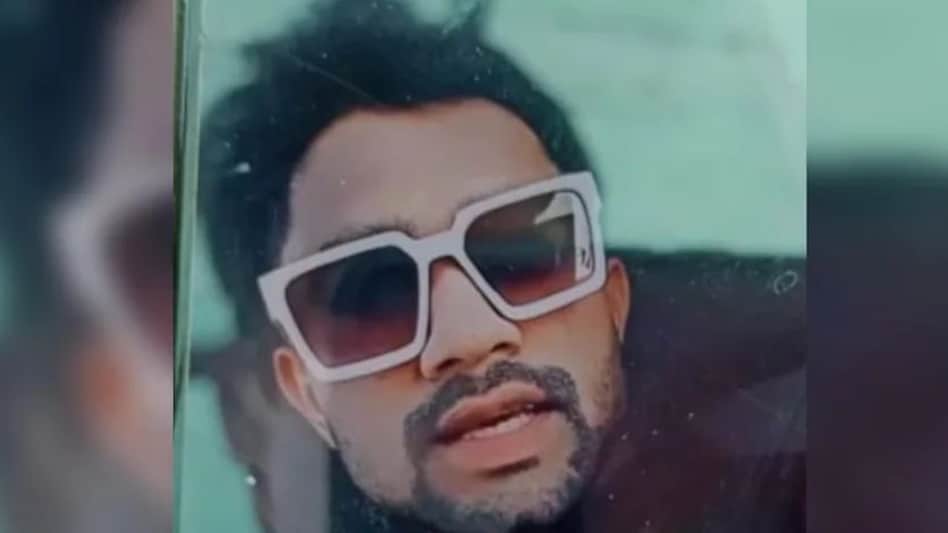 अपराधी चाहे जितना भी चालाक क्यों न हो, कोई न कोई सबूत जरूर छोड़ जाता है! अपराधी चाहे जितना भी चालाक क्यों न हो, कोई न कोई सबूत जरूर छोड़ जाता है!