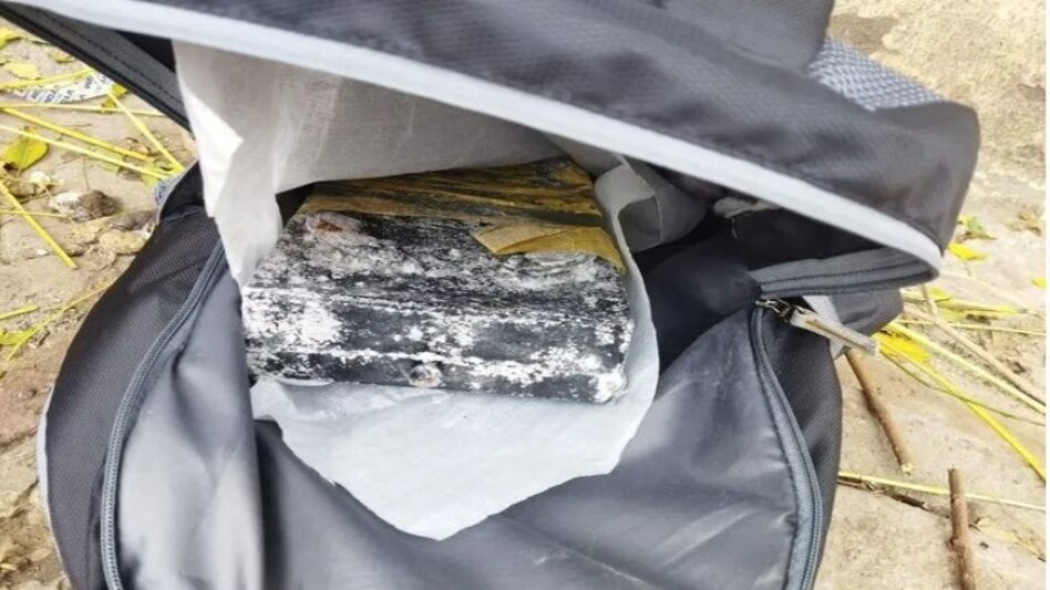 दिल्ली को दहलाने की साज़िश, ग़ाज़ीपुर फूल मंडी के पास लावारिस बैग में मिली IED, बम डिफ़्यूज़ दिल्ली को दहलाने की साज़िश, ग़ाज़ीपुर फूल मंडी के पास लावारिस बैग में मिली IED, बम डिफ़्यूज़