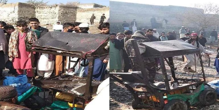 अफगानिस्तान-पाकिस्तान बॉर्डर पर स्कूल के सामने ब्लास्ट, 9 बच्चों की मौत, चार घायल अफगानिस्तान-पाकिस्तान बॉर्डर पर स्कूल के सामने ब्लास्ट, 9 बच्चों की मौत, चार घायल