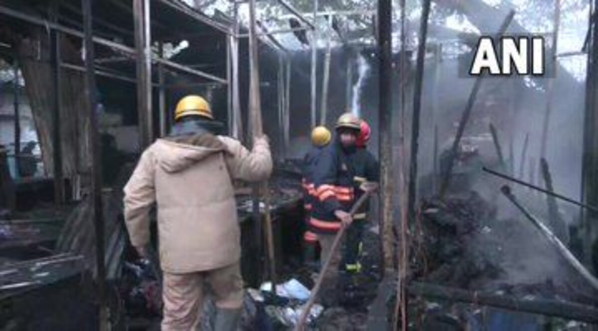 दिल्ली के चांदनी चौक मार्केट में भीषण आग, 58 दुकानें जलीं, करोड़ों का नुकसान CrimeTak
