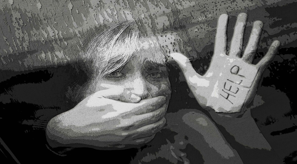 यूपी में थर्र-थर्र कांप रहें हैं अपराधी? मां को रस्सी से बांधकर उसके सामने बेटी का किया रेप! CrimeTak