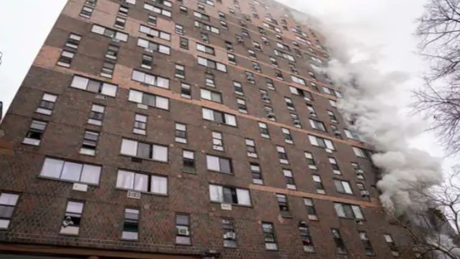 New York news : अपार्टमेंट में आग लगने से 9 बच्चोें समेत 19 जिंदगियां खत्म New York news : अपार्टमेंट में आग लगने से 9 बच्चोें समेत 19 जिंदगियां खत्म