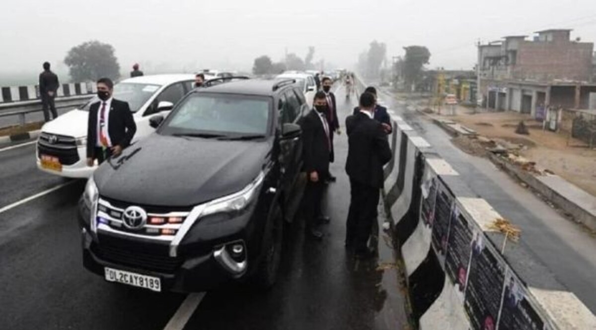 'अचानक मौकै पर पहुंचे थे प्रदर्शनकारी'
पंजाब पुलिस ने प्रधानमंत्री की सुरक्षा में चूक मामले पर एफआईआर दर्ज की CrimeTak